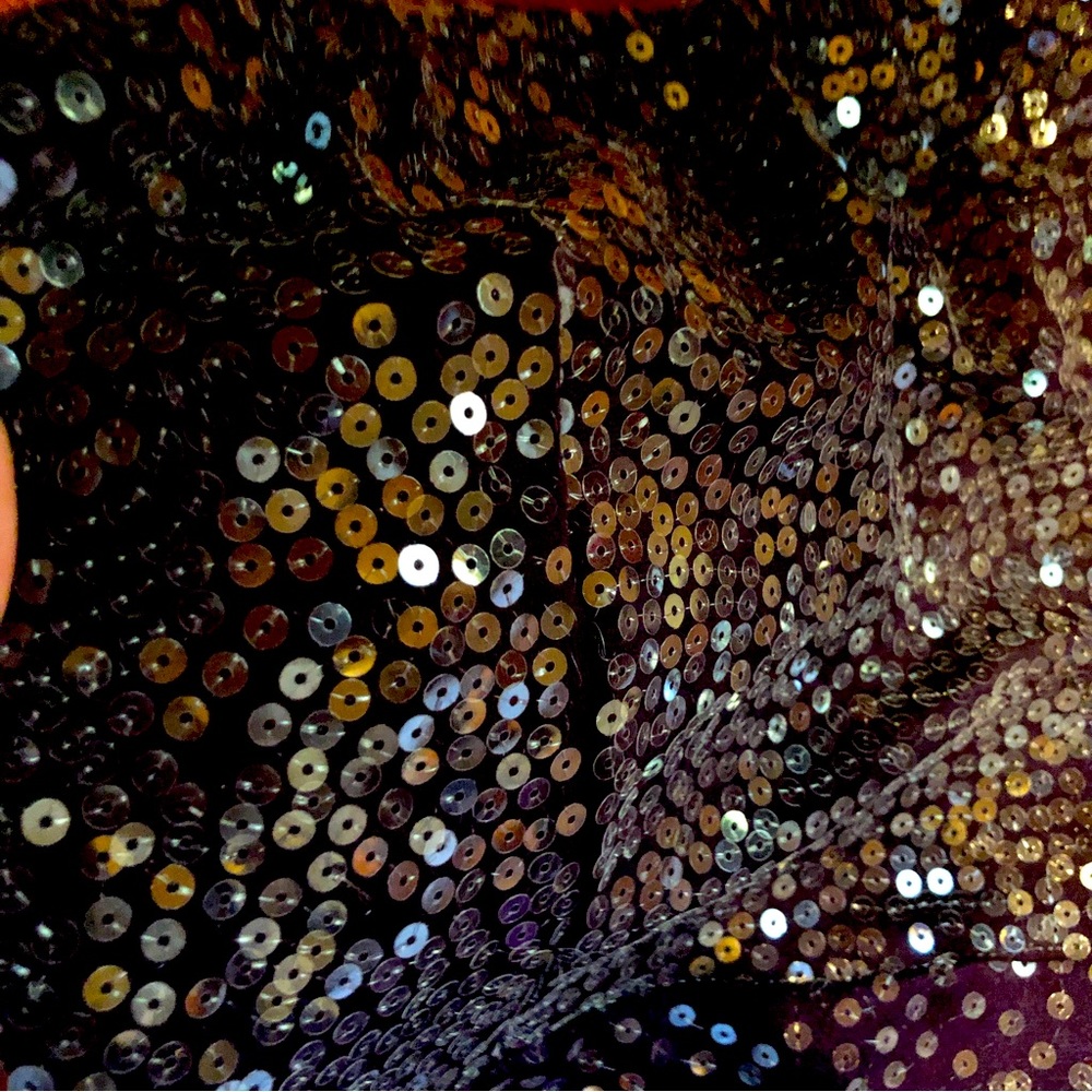 GIFTING πͺ© nikibiki Strapless Sequined Purple Cocktail Dress πͺ©ππͺ
πΎπ₯ - Picture 4 of 6